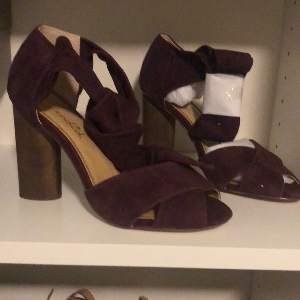 Wine heeled strapped sandals. New